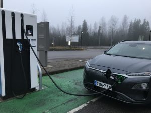 Sähköauto latauspiste