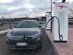 Sähköauto latauspiste