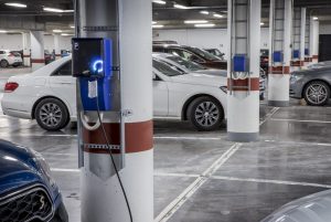 sähköauto lataus latauspiste